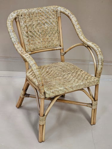 Madura - Classic colonial arm chair