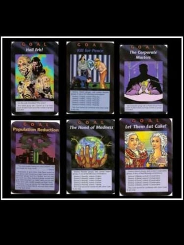 Algumas cartas do jogo de cartas illuminati do grupo objetivo (foto e texto)
