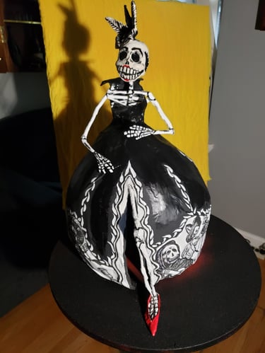 Catrina edicion especial de pintura refedrencial a Poasadas, hecha con Cartoneria