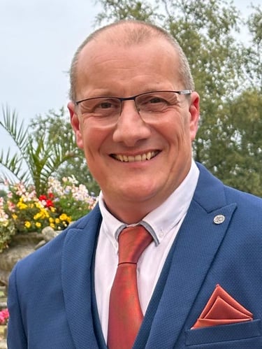 Essex Celebrant Hockley Funeral Celebrant Male Essex