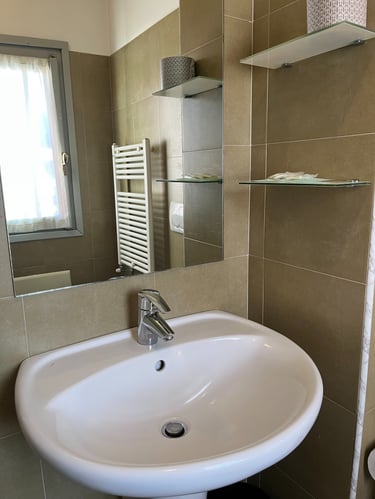 Bagno camera doppia Hotel Aurora Colico