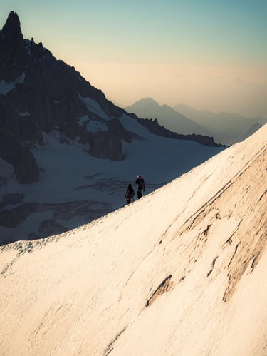 Alpinistes sur l'aiguille du midi