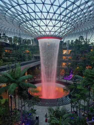 Jewel de Changi Airport à Singapour donne le ton pour une ville incroyable