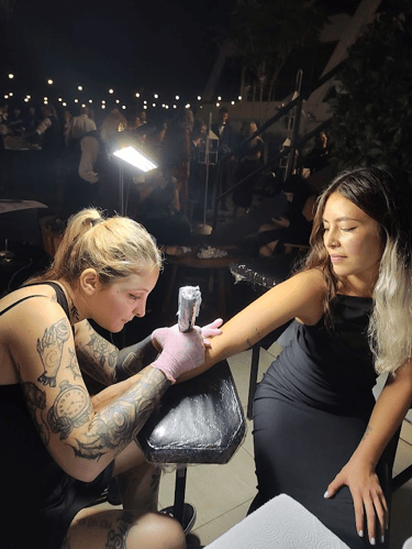 Stand de tatuajes para bodas y eventos