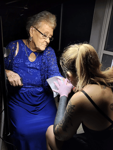 Tatuajes reales en fiestas privadas