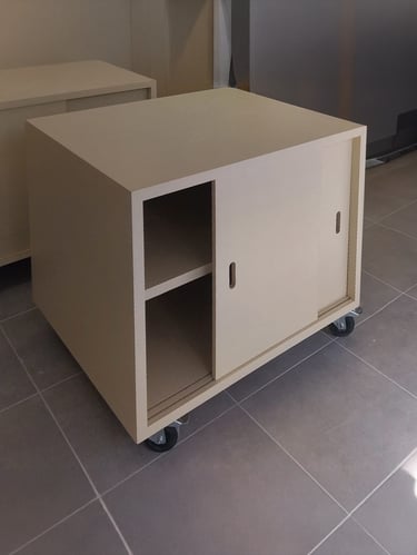 100% matériaux upcyclés  Fabrication locale Réalisation par un atelier d'insertion. 