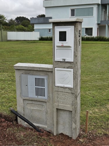 Poste Pedestal ligação subterrânea condominio