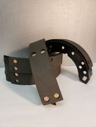 bonded riveted relined brake shoes for classic and vintage autos and motorcycles by the brake experts at 260-426-3331