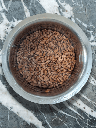 rajma soked in bowl for 4-5 hours