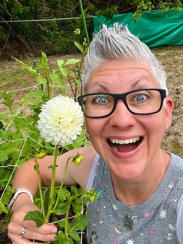 Steph Hargrove with white dahlia