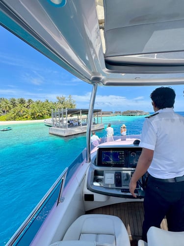 kudadoo maldives bella yacht arrival