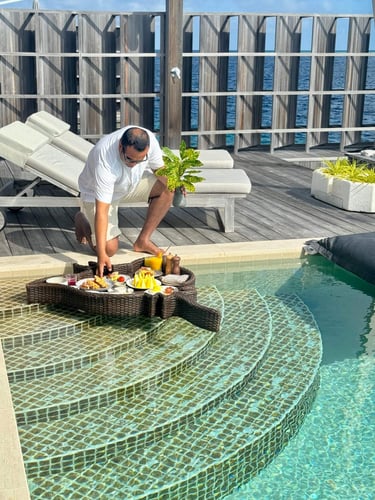 kudadoo maldives floating breakfast service