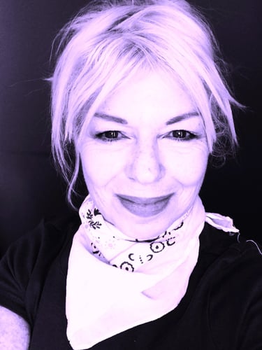 tarot reader Los Angeles & online worlswide Maya Britan Artist Painter Psychic Creator