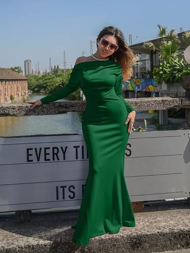 Elegant long sleeve off-shoulder bodycon evening dress in a mermaid silhouette, perfect for weddings
