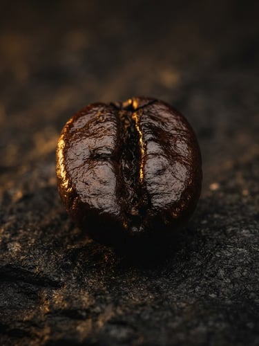 Makro biji kopi robusta mengkilap di atas permukaan gelap, disinari cahaya samping dramatis, dengan aksen keemasan.