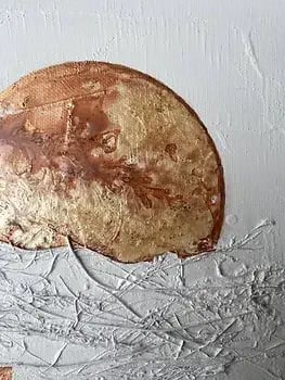 Détail blanc et doré de la toile "Douceur 1 "