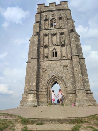The thor Glastonbury, toore en una montaña en Glastonbury, Inglaterra