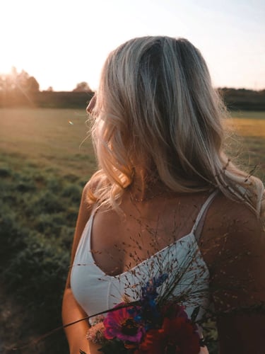 sunset, flowers, lifestyle photoshoot