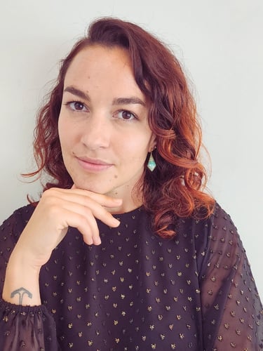 Portrait professionnel d' Émilie Bonjour pour le conseil en gestion hôtelière et tourisme au Québec
