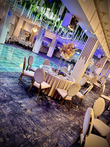 Salon Piscina al Restaurantului Roxana din Roata de Jos