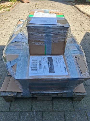 une pallette de peinture naturelle suédoise prêtes à être expédiée 2025