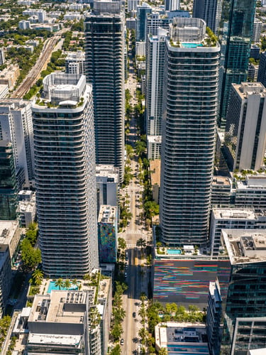 Vista aérea del skyline de Miami Brickell, sede corporativa de Italtrade