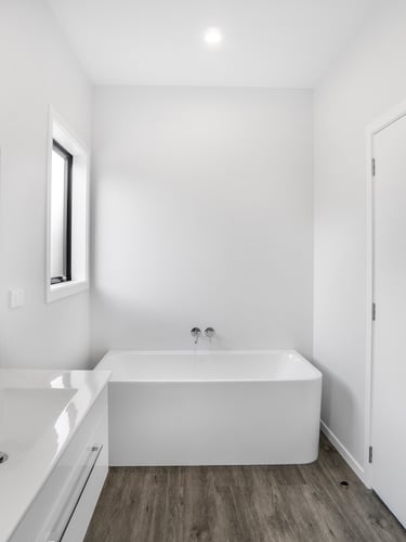 White bathroom design