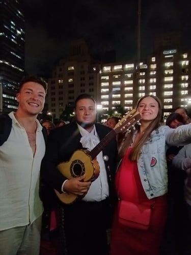 mariachi tequila y amor con Cygnus