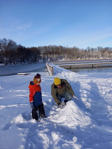 Snowman Building