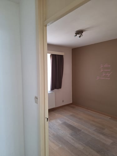 Photo avant rénovation de l'appartement de Knokke vue de la seconde chambre
