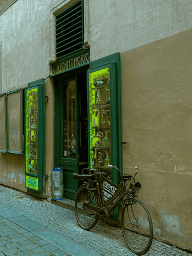 devanture d'un bar à absinthe