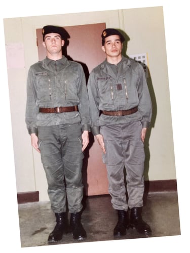 des souvenirs militaires à raconter avec une biographe professionnelle à Bordeaux