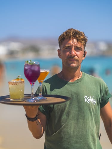 beach service team member