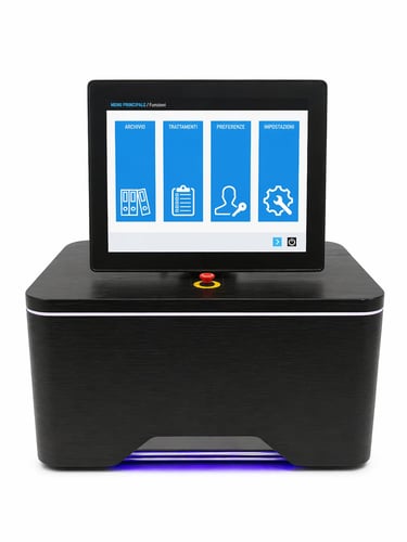 Dispositivo estetico professionale con display touchscreen per trattamenti tecnologici