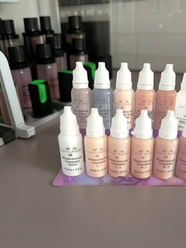 Mineral airbrush makeup kit - Lori G Ashley