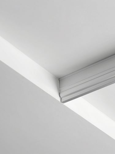 Macro shot of a pristine white ceiling joint with a clean aluminum profile, perfectly straight lines, architectural studio lighting, sharp focus, minimalist style