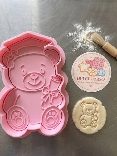 Juego de cortadores y sellos para galletas de graduación con forma de osito de peluche rosa