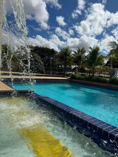 Piscina grande da cascata