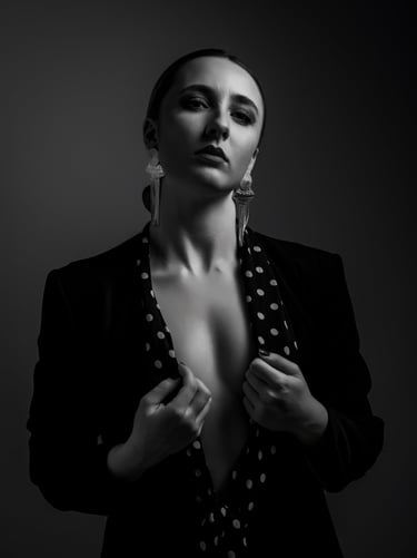 retrato femenino en blanco y negro de una sesion de fotos en granada por alex marley