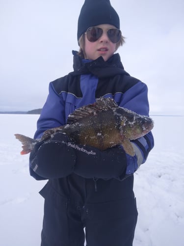 Pêche sur glace en Laponie