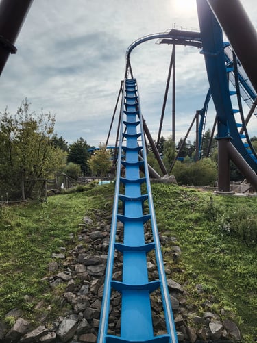 Fenix wing coaster B&m achtbaan toverland