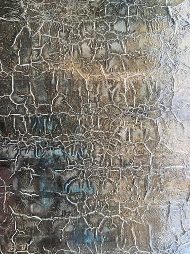 Détail de l'oeuvre grise et bleue appelée "Nuances nocturnes" 