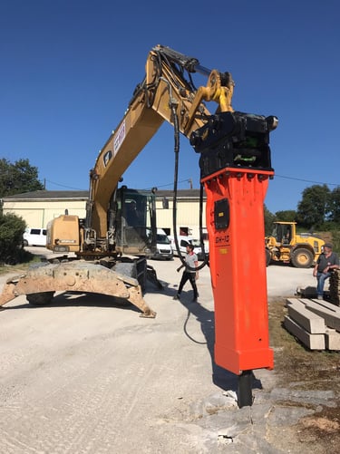 NPK GH-10 ROCK BREAKER