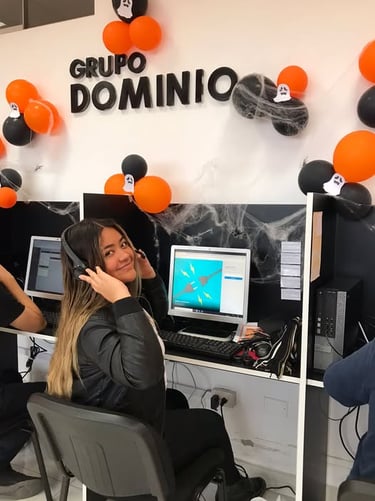 asesora de ventas en oficina de grupo dominio peru