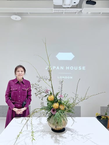 Hyakkō in bloom: flower arranging with exhibition ceramics