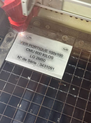 Gravure laser plaque métal