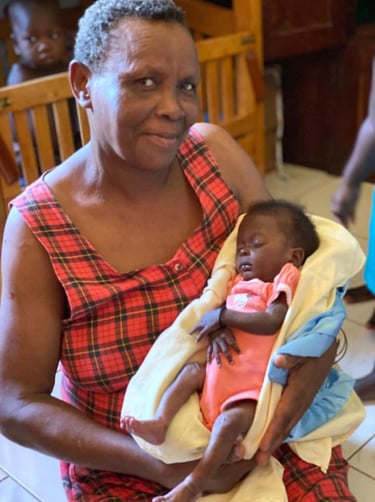 Neuzugang Baby Home Jaril mit Auntie Peace