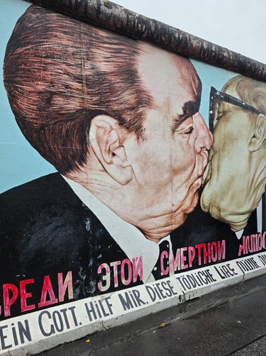 Graffiti, East side gallery, Berlin