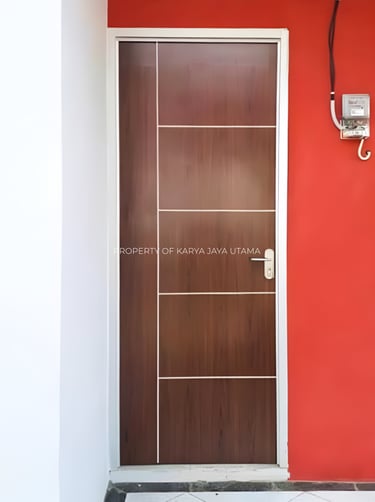 Pintu Solid wood panel lapsan HPL sebagai pintu dapur rumah tinggal