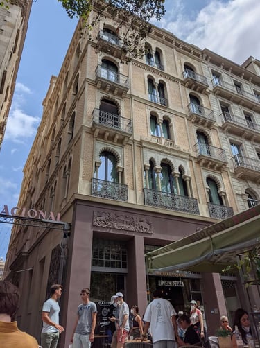 Casa Pere Llibre que presenta una arquitectura neomudéjar